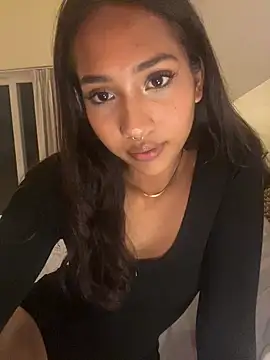 lyla luv online show from February 2026 02:30:02 PM