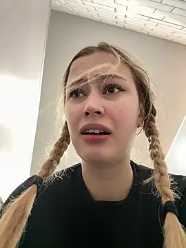 Snapshot of blonde_exe chatting on February 2026 03:34:02 PM blonde exe online show from February 2026 03:34:02 PM