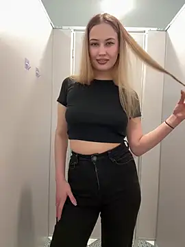 Snapshot of blonde_exe chatting on February 2026 03:44:01 PM blonde exe online show from February 2026 03:44:01 PM