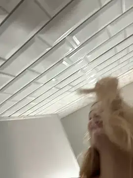 Snapshot of blonde_exe chatting on February 2026 09:42:01 AM blonde exe online show from February 2026 09:42:01 AM