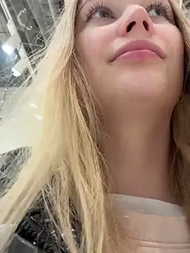 Snapshot of blonde_exe chatting on February 2026 03:47:02 PM blonde exe online show from February 2026 03:47:02 PM