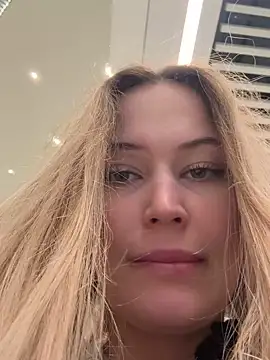 Snapshot of blonde_exe chatting on February 2026 03:45:02 PM blonde exe online show from February 2026 03:45:02 PM