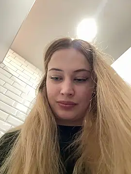 Snapshot of blonde_exe chatting on February 2026 01:00:02 PM blonde exe online show from February 2026 01:00:02 PM