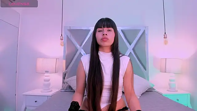 Raven Luxx online show from May 2026 05:22:01 PM