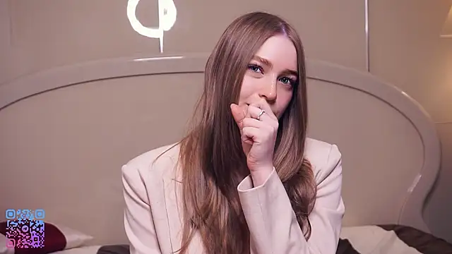 RowenaIanniello online show from March 2026 04:57:02 PM