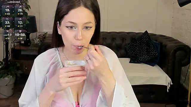 laylaura online show from March 2026 08:37:02 AM