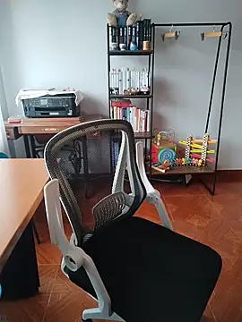 Lyonette reading1 online show from April 2026 03:13:01 PM