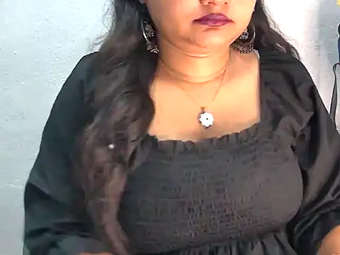 Snapshot of Saniya_K2 chatting on April 2026 05:39:01 PM Saniya K2 online show from April 2026 05:39:01 PM