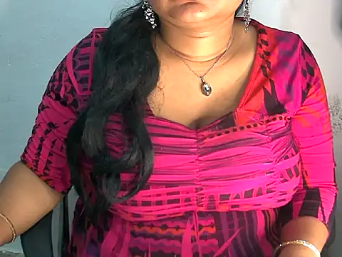 Snapshot of Saniya_K2 chatting on April 2026 07:07:02 PM Saniya K2 online show from April 2026 07:07:02 PM