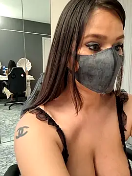 Snapshot of Nhaomy___ chatting on February 2026 01:31:02 PM Nhaomy online show from February 2026 01:31:02 PM