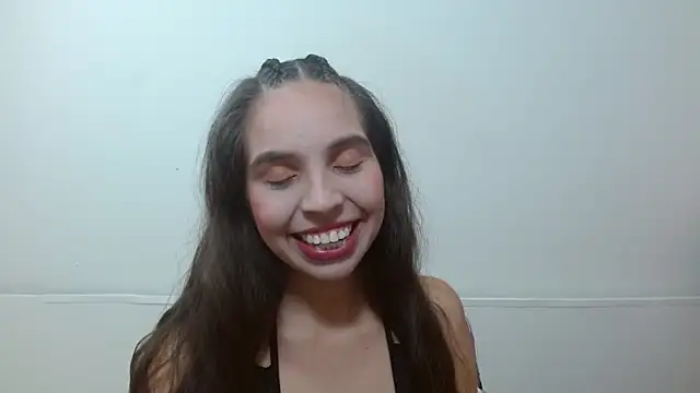 Snapshot of SugarBlanc chatting on February 2026 03:39:02 AM SugarBlanc online show from February 2026 03:39:02 AM