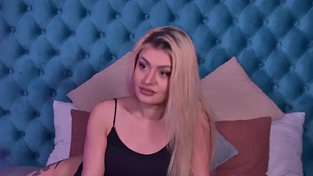 Snapshot of NayaBliss chatting on February 2026 02:39:01 PM NayaBliss online show from February 2026 02:39:01 PM