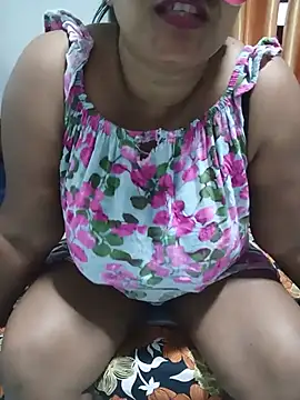 Snapshot of Dini_40 chatting on July 2026 01:17:02 AM Dini 40 online show from July 2026 01:17:02 AM