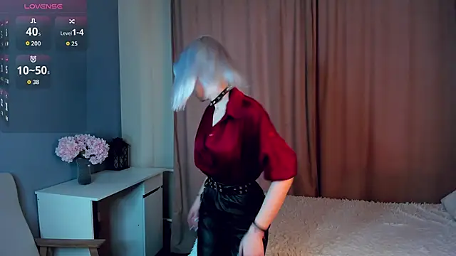 GoldenLenarz online show from March 2026 11:12:01 AM