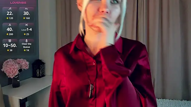 GoldenLenarz online show from March 2026 11:06:02 AM