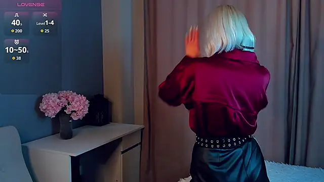 GoldenLenarz online show from March 2026 11:11:02 AM