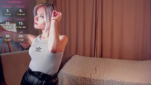 GoldenLenarz online show from March 2026 11:03:02 AM