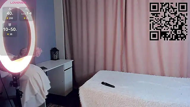 GoldenLenarz online show from April 2026 11:03:01 AM