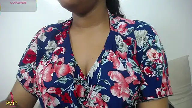 Snapshot of yaazhinii chatting on May 2026 11:51:02 AM yaazhinii online show from May 2026 11:51:02 AM