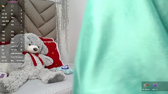 Snapshot of yaazhinii chatting on February 2026 11:43:02 AM yaazhinii online show from February 2026 11:43:02 AM