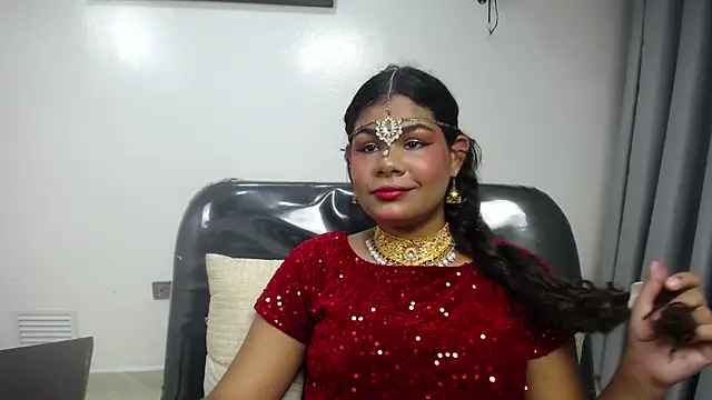 Snapshot of yaazhinii chatting on April 2026 12:30:02 PM yaazhinii online show from April 2026 12:30:02 PM