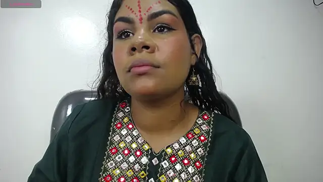 Snapshot of yaazhinii chatting on May 2026 12:04:02 PM yaazhinii online show from May 2026 12:04:02 PM
