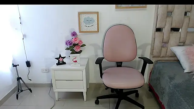 Aantoniaa brown27 online show from February 2026 02:28:01 PM