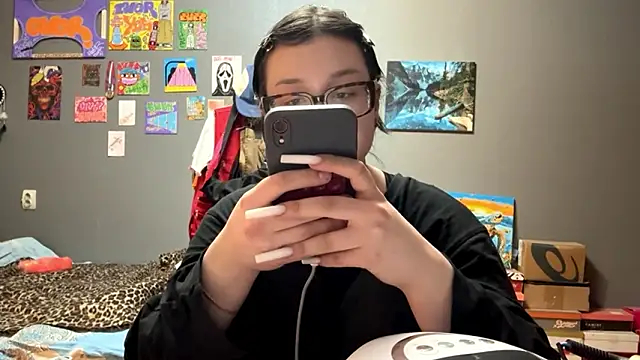 Snapshot of AngelLune chatting on February 2026 07:33:01 PM AngelLune online show from February 2026 07:33:01 PM