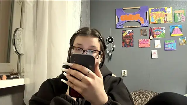 Snapshot of AngelLune chatting on February 2026 10:53:01 PM AngelLune online show from February 2026 10:53:01 PM