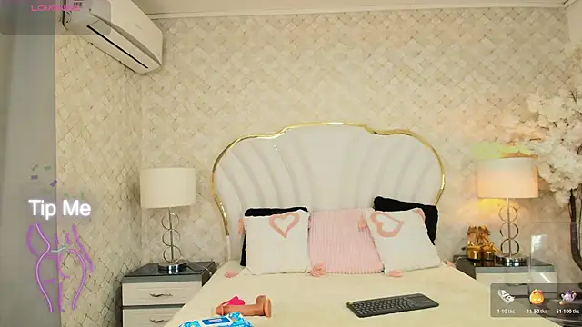 YazminJenner online show from May 2026 05:37:02 AM