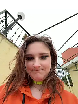 ViviLuu online show from April 2026 03:36:01 PM