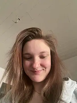 ViviLuu online show from March 2026 10:15:01 AM