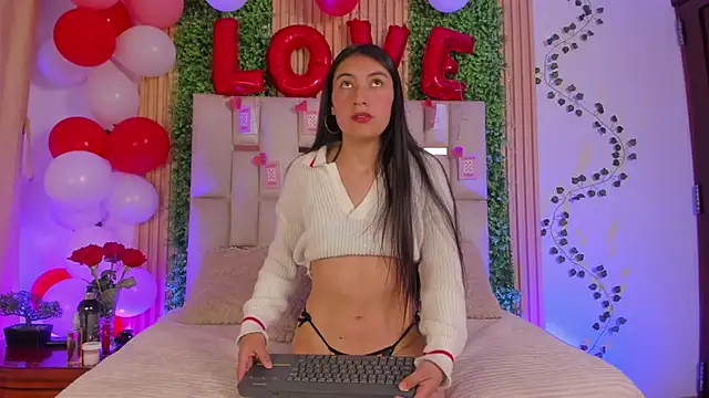 Snapshot of Emma_Nmm chatting on February 2026 05:44:01 PM Emma Nmm online show from February 2026 05:44:01 PM