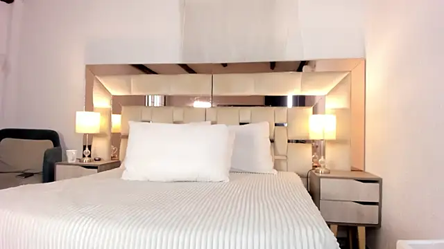 EloiseClairmont online show from March 2026 07:46:01 PM