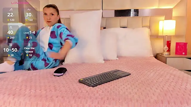 EloiseClairmont online show from May 2026 07:57:02 PM
