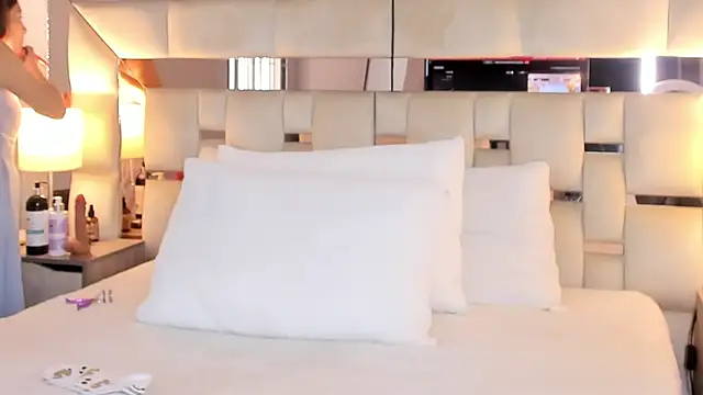 EloiseClairmont online show from March 2026 07:52:01 PM