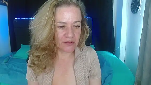 andreea xx online show from February 2026 01:55:01 PM