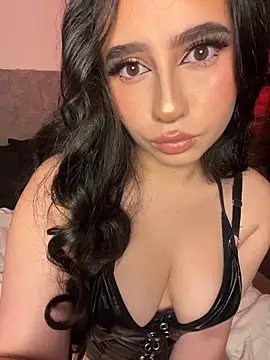 Snapshot of Sofiia_Vegaa chatting on February 2026 12:01:02 AM Sofiia Vegaa online show from February 2026 12:01:02 AM