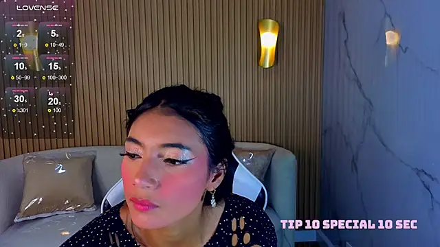 Perla Moon Tx online show from February 2026 12:51:02 PM