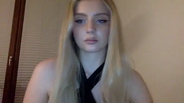 MayaWetDream online show from April 2026 08:35:01 PM