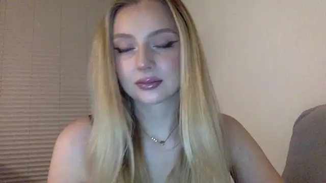 MayaWetDream online show from March 2026 04:40:02 PM