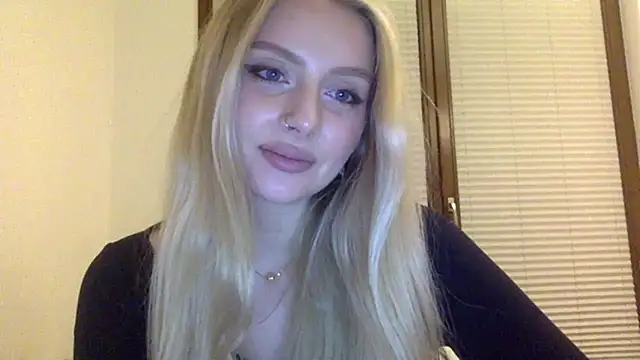 Snapshot of MayaWetDream chatting on May 2026 08:15:02 PM MayaWetDream online show from May 2026 08:15:02 PM