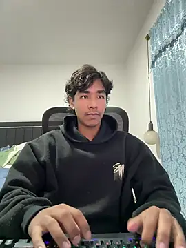 Pedestal diamant online show from February 2026 11:15:02 PM