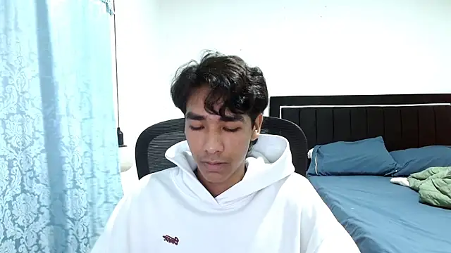 Pedestal diamant online show from April 2026 12:17:01 AM