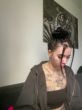 Snapshot of zoeelovee chatting on February 2026 07:52:01 AM zoeelovee online show from February 2026 07:52:01 AM