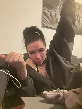 Snapshot of zoeelovee chatting on February 2026 08:30:01 PM zoeelovee online show from February 2026 08:30:01 PM