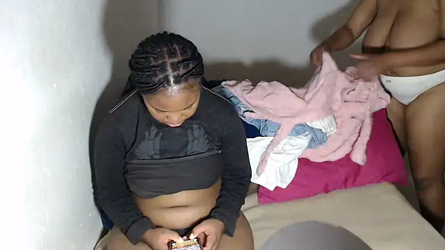 AlyssaBrown online show from April 2026 08:46:02 PM