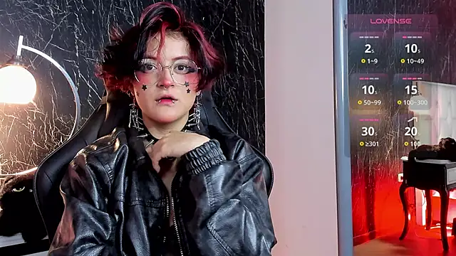 YuuMiko online show from April 2026 12:45:01 PM