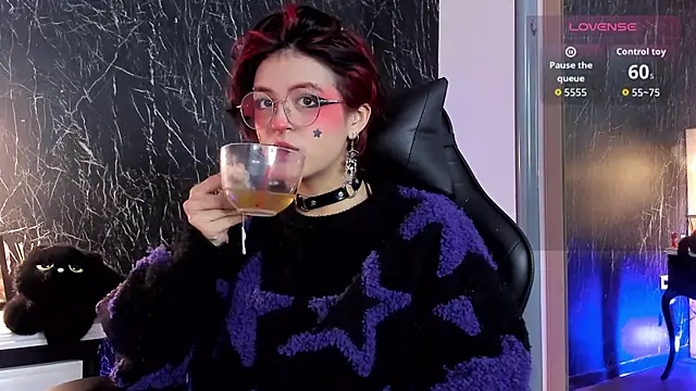 YuuMiko online show from April 2026 12:43:01 PM