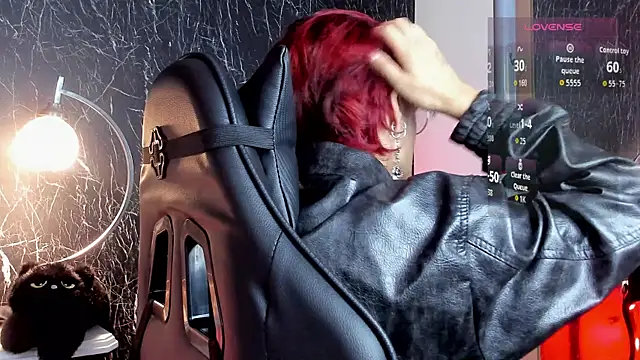 YuuMiko online show from April 2026 12:07:02 PM